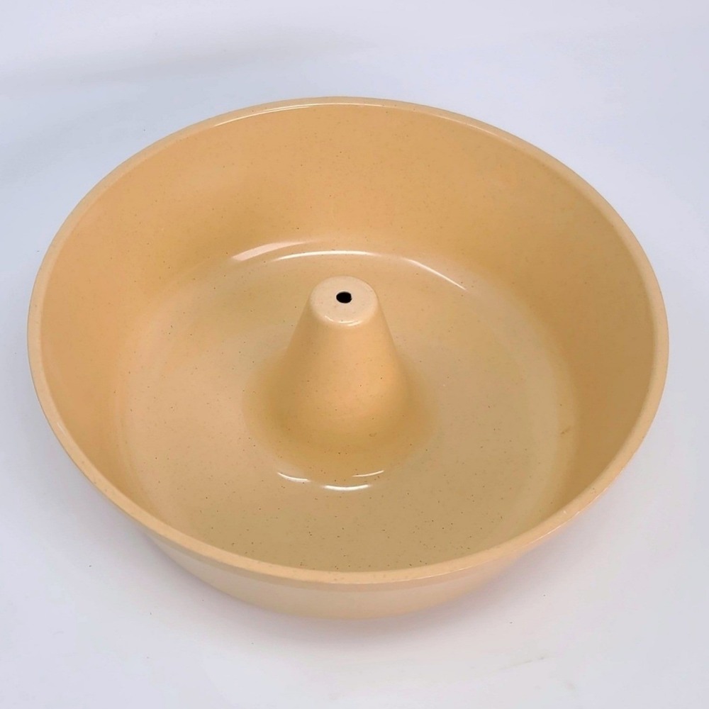 Vintage Regal Ware Bundt Baking Pan 9 inch Tan Speckled Microwave Oven Safe USA